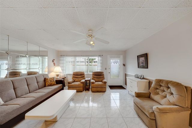 815 SW 10th Ter 6V, Hallandale Beach, FL 33009
