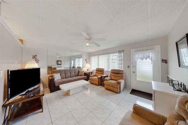 815 SW 10th Ter 6V, Hallandale Beach, FL 33009