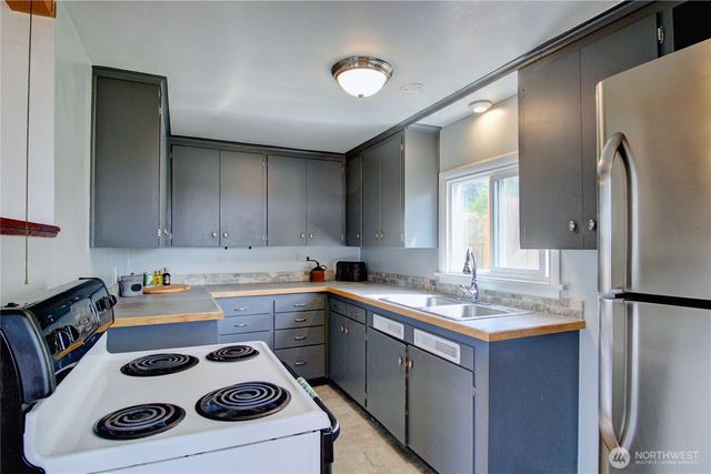818 Serene View Road, Camano Island, WA 98282
