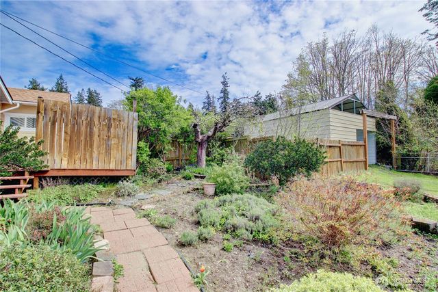 818 Serene View Road, Camano Island, WA 98282
