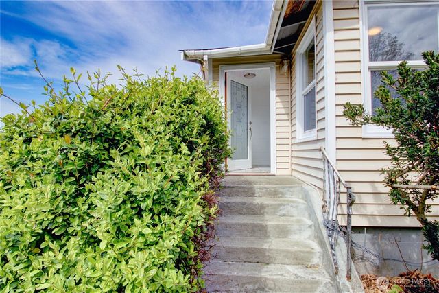 818 Serene View Road, Camano Island, WA 98282