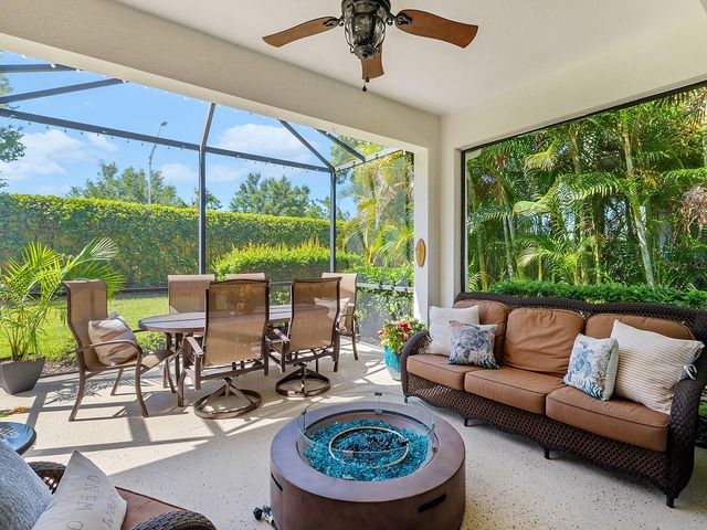 2060 CRYSTAL LAKE TRAIL, Bradenton, FL 34211