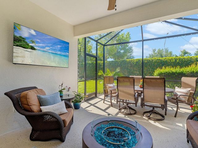 2060 CRYSTAL LAKE TRAIL, Bradenton, FL 34211