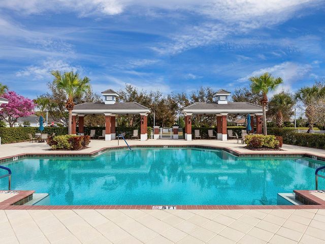 2060 CRYSTAL LAKE TRAIL, Bradenton, FL 34211