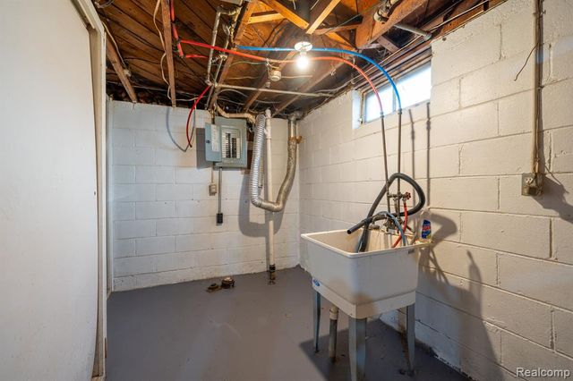 16841 Winston Street, Detroit, MI 48219