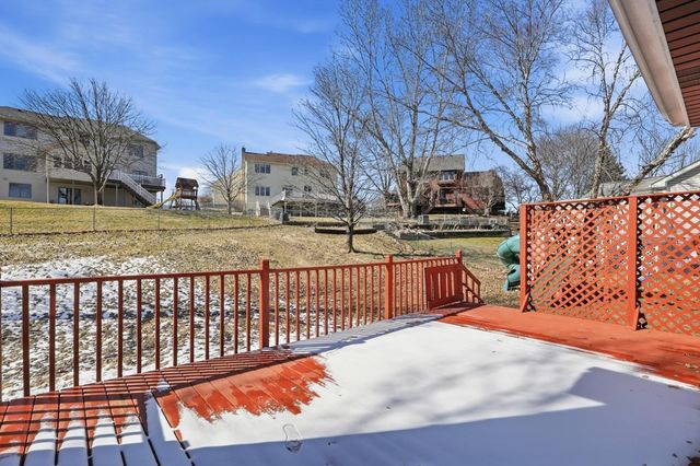 1574 Lake Susan Hills Drive, Chanhassen, MN 55317