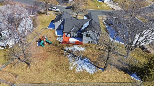 1574 Lake Susan Hills Drive, Chanhassen, MN 55317