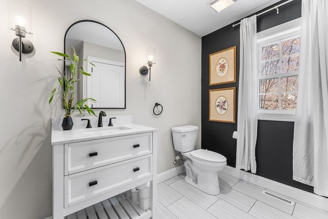 62 Britton St, Chicopee, MA 01020