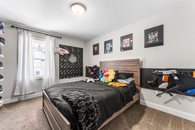 62 Britton St, Chicopee, MA 01020