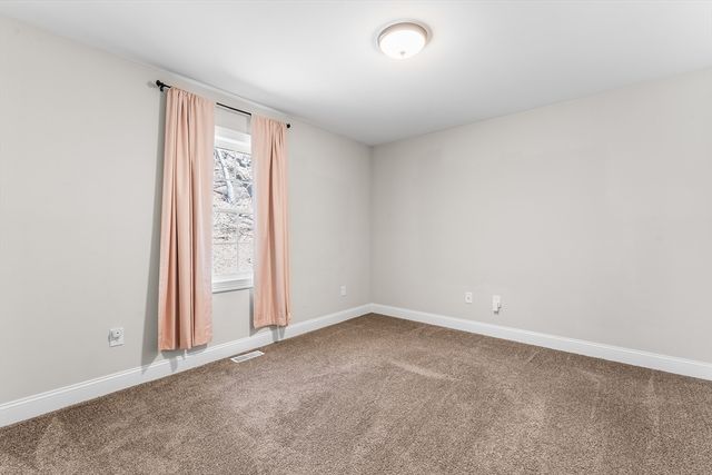62 Britton St, Chicopee, MA 01020