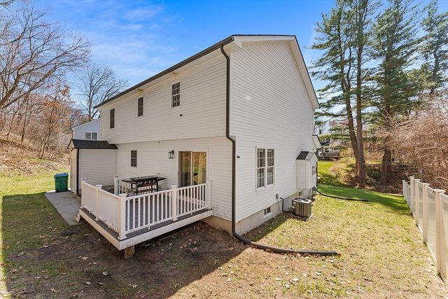 62 Britton St, Chicopee, MA 01020