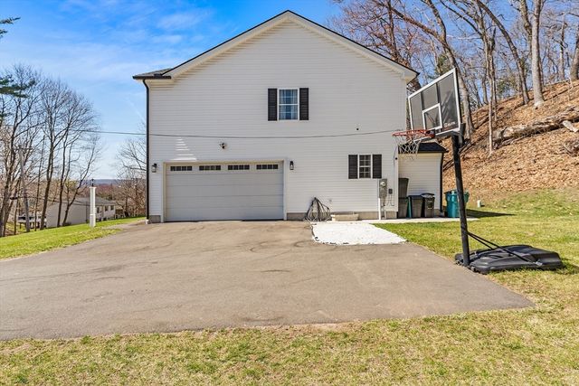 62 Britton St, Chicopee, MA 01020