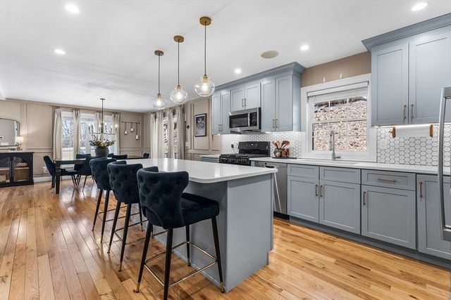 62 Britton St, Chicopee, MA 01020
