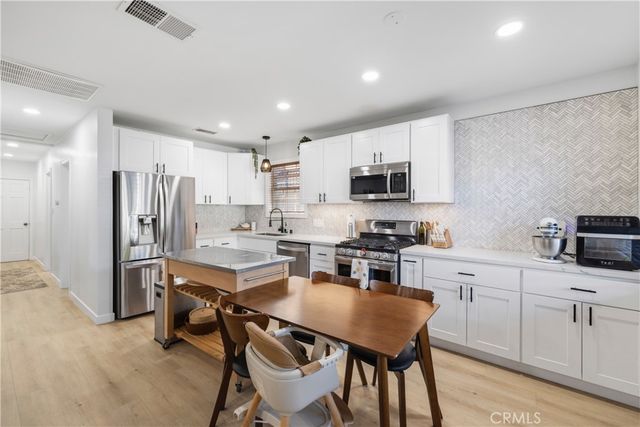 25048 Wheeler, Newhall, CA 91321