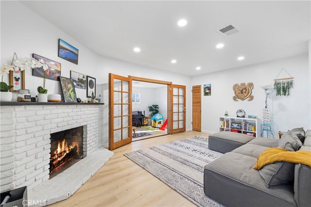 25048 Wheeler, Newhall, CA 91321