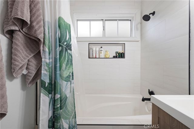 25048 Wheeler, Newhall, CA 91321