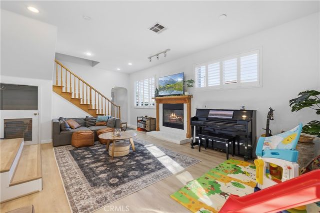 25048 Wheeler, Newhall, CA 91321