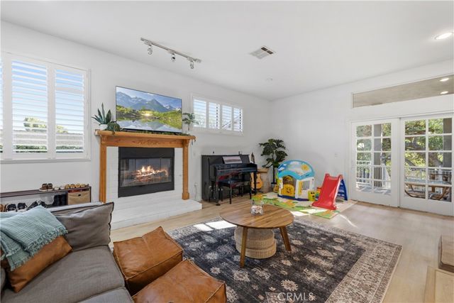 25048 Wheeler, Newhall, CA 91321