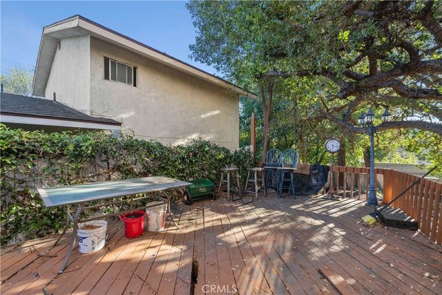 25048 Wheeler, Newhall, CA 91321