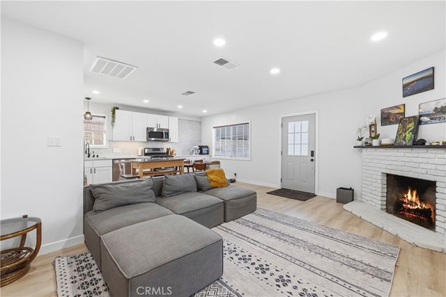 25048 Wheeler, Newhall, CA 91321