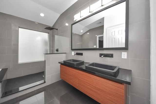 10062 Hillside Bayou Drive, Houston, TX 77080