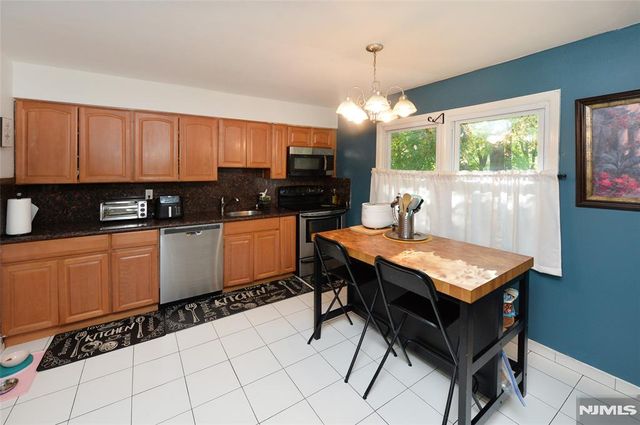 85B PRIMROSE Lane 85b, Paramus, NJ 07652