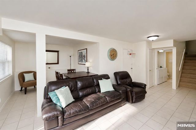 85B PRIMROSE Lane 85b, Paramus, NJ 07652