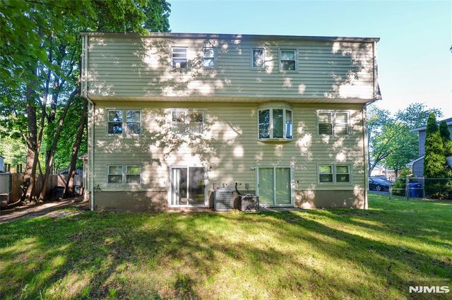 85B PRIMROSE Lane 85b, Paramus, NJ 07652