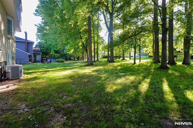85B PRIMROSE Lane 85b, Paramus, NJ 07652