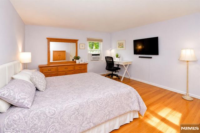85B PRIMROSE Lane 85b, Paramus, NJ 07652