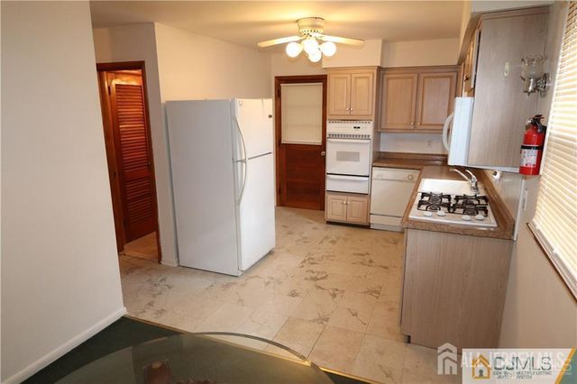 101 Stelton Road, Piscataway, NJ 08854