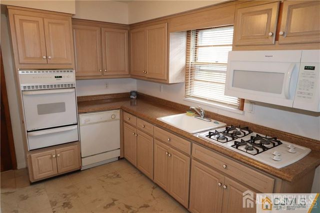 101 Stelton Road, Piscataway, NJ 08854