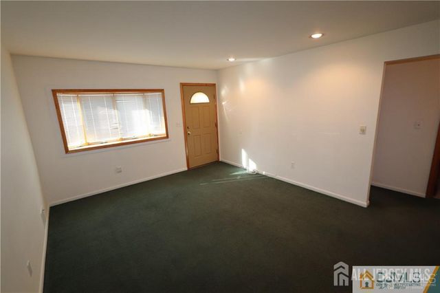 101 Stelton Road, Piscataway, NJ 08854