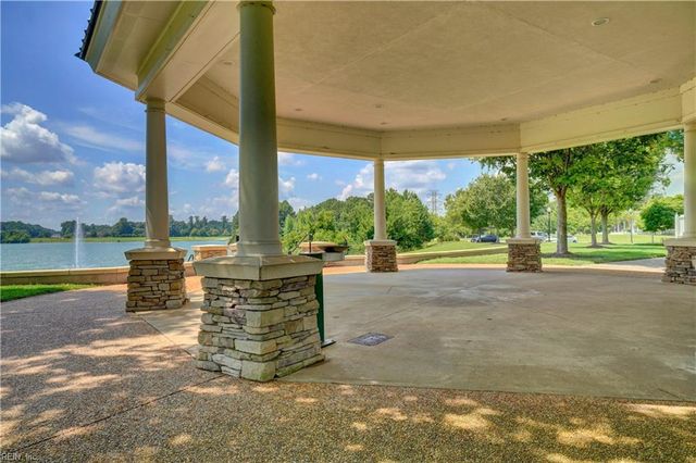 3028 Bay Shore LN, Suffolk, VA 23435