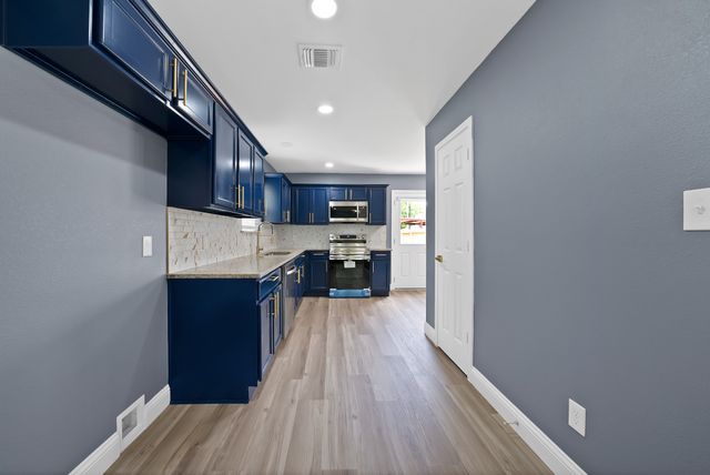 3206 Roberts Street, Greenville, TX 75401