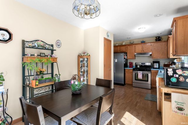 54818 Sunset Court, Osceola, IN 46561