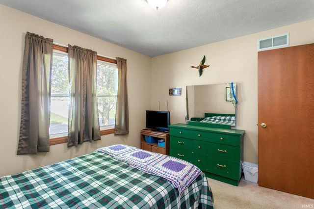 54818 Sunset Court, Osceola, IN 46561