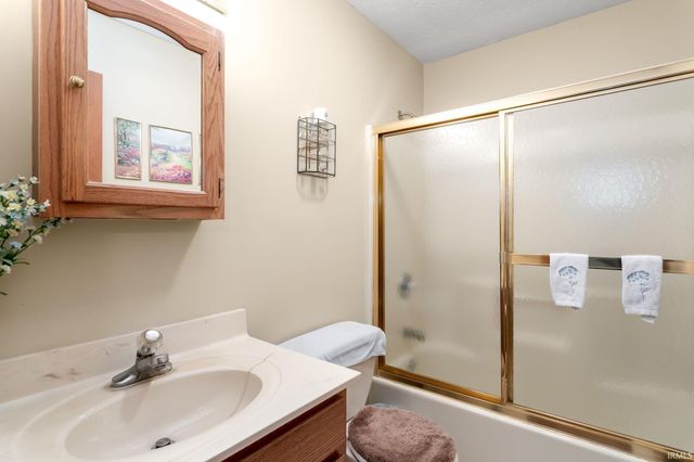 54818 Sunset Court, Osceola, IN 46561