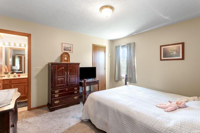 54818 Sunset Court, Osceola, IN 46561