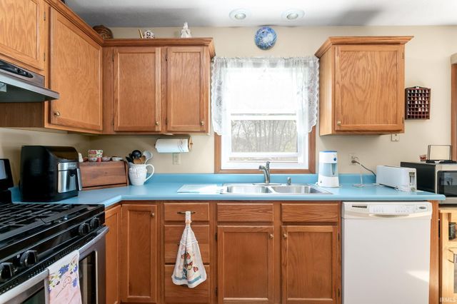 54818 Sunset Court, Osceola, IN 46561