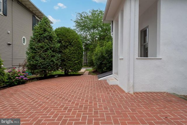 203 COCOA AVE, Hershey, PA 17033