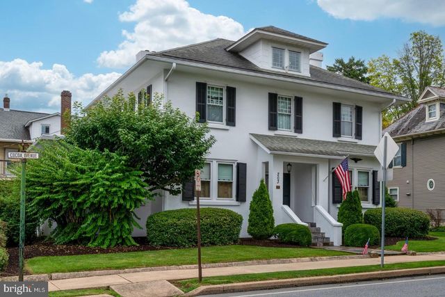 203 COCOA AVE, Hershey, PA 17033