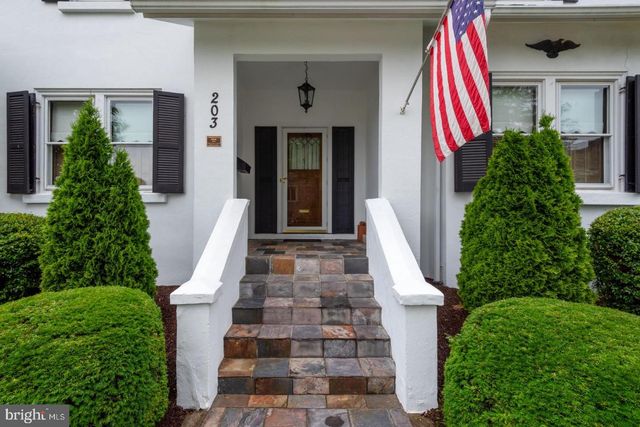 203 COCOA AVE, Hershey, PA 17033