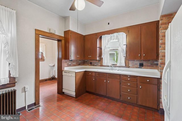 203 COCOA AVE, Hershey, PA 17033