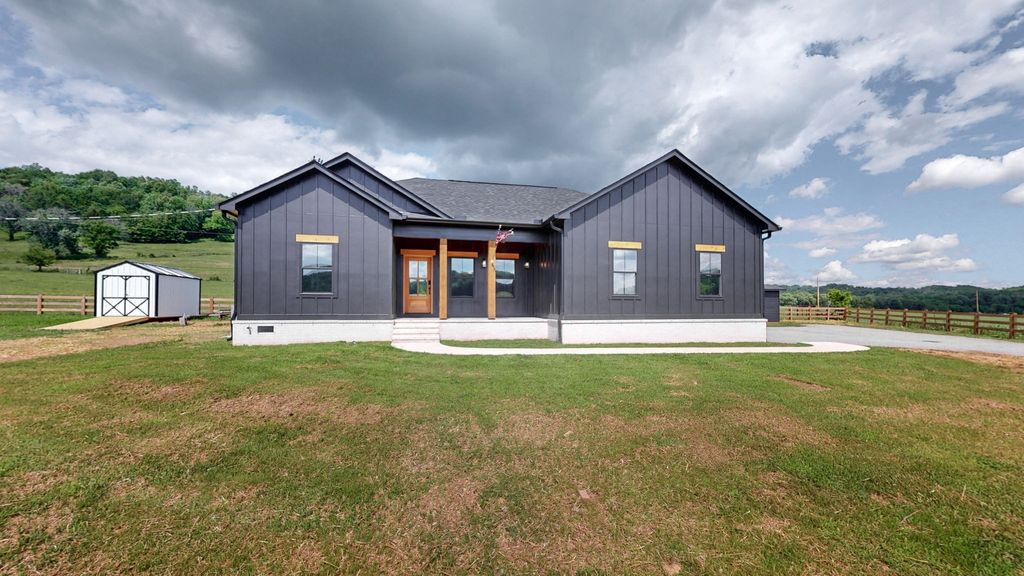 9734 Campbellsville Rd, Pulaski, TN 38478