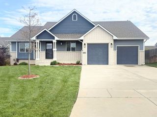 5323 N Rock Spring Ct, Bel Aire, KS 67226