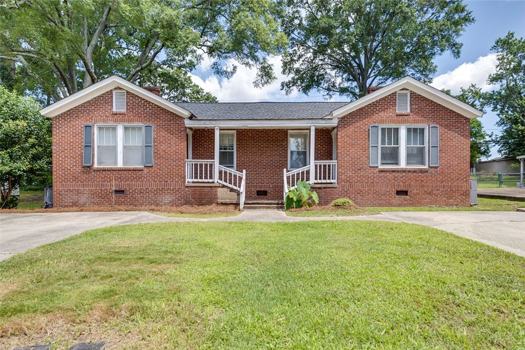 103 & 105 Woodrow Street, Belton, SC 29627