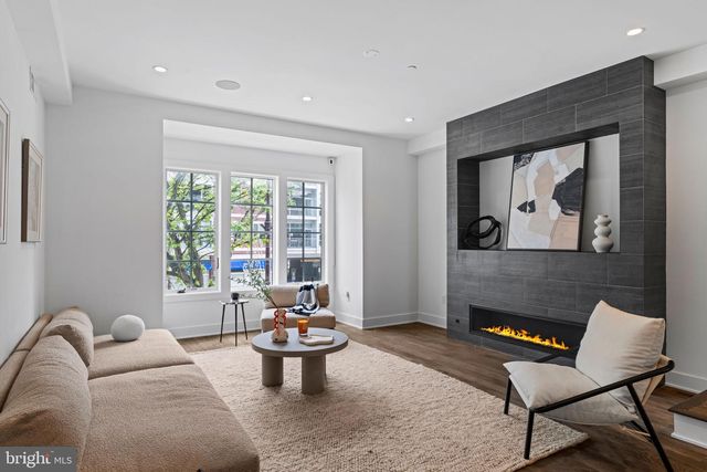 742 S BROAD ST, Philadelphia, PA 19146