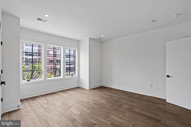 742 S BROAD ST, Philadelphia, PA 19146