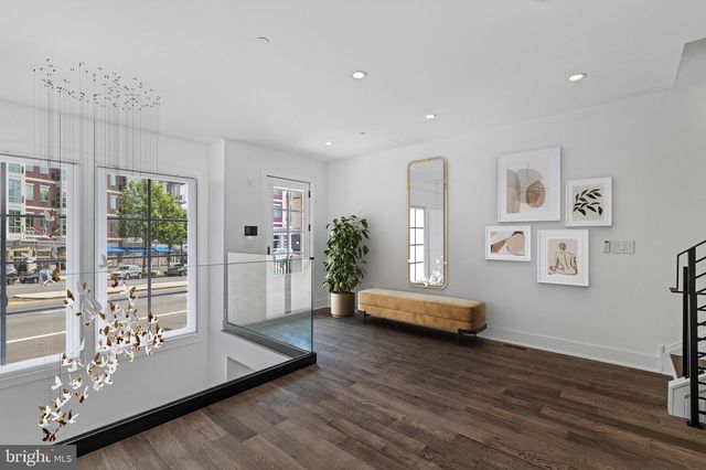 742 S BROAD ST, Philadelphia, PA 19146